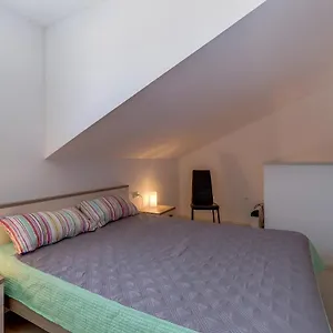 https://apartment-karin-veli-losinj-51551.primorje-gorskikotar.com