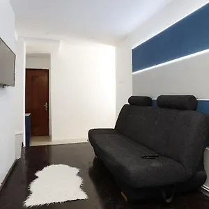 1 Bdrm In Center Bucarest