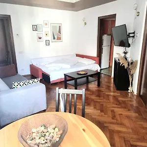 Chill & Relax - 3bdr Cozy & Roomy -near Old Town Bucarest